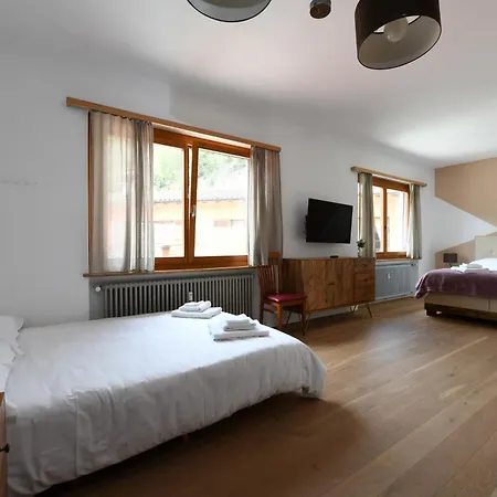 Hotel 7 24 H Check-in E Parking Losone
